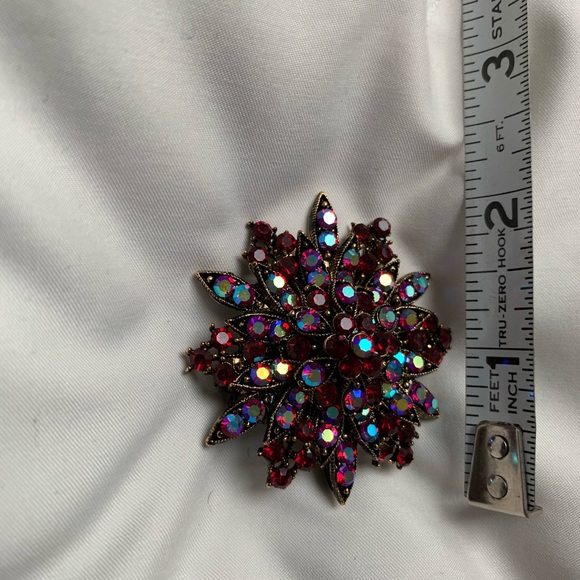 Brooch, costume jewelry - Picture 3 of 3